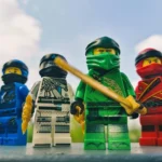 Lego Зейн — фігурка Лего Ніндзяго Зейн на білому фоні